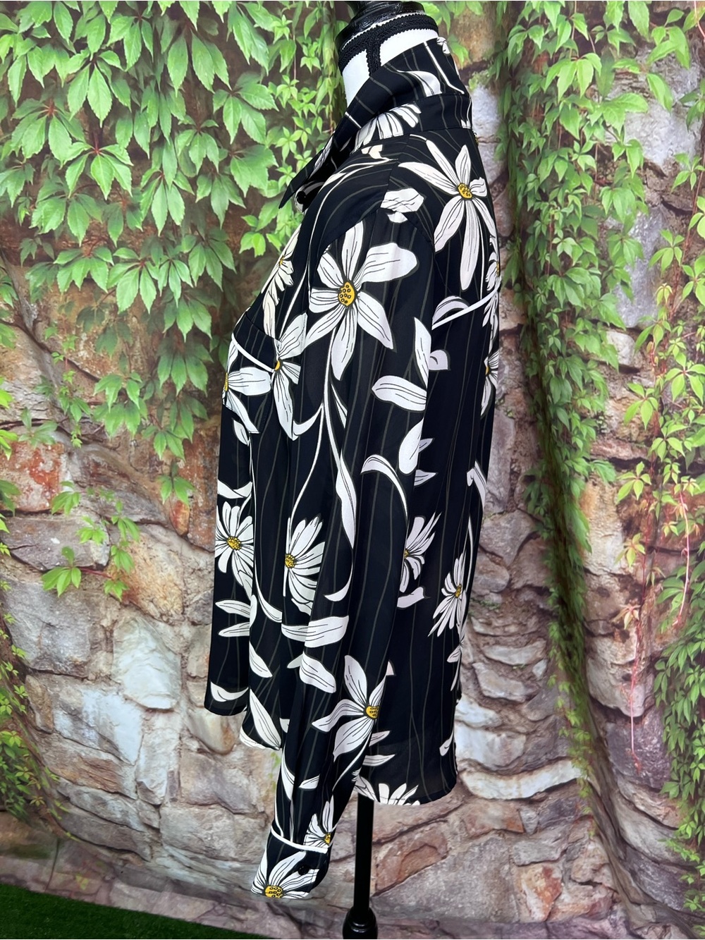 HARLYN Lightweight Black Daisy Print Button Front Polished Careerwear Blouse, L - Picture 6 of 15